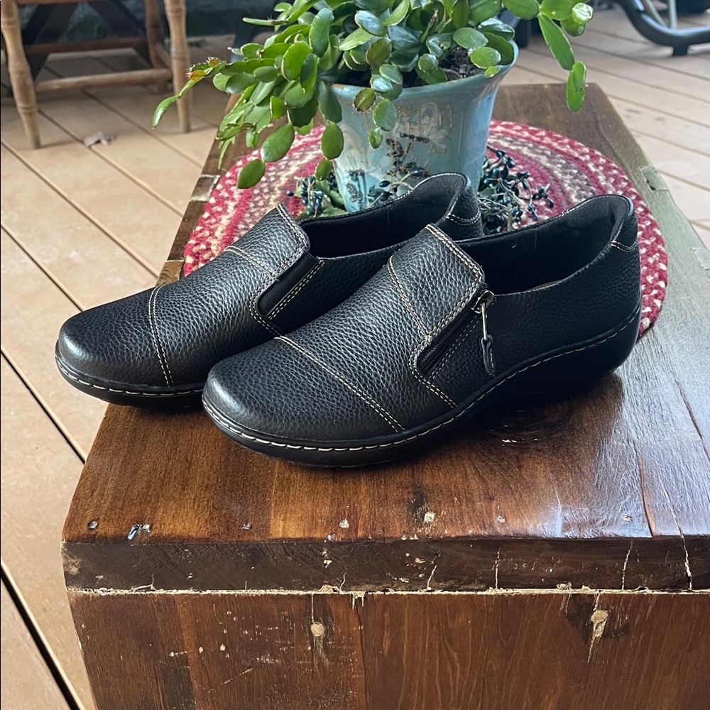 Clark’s ladies black leather shoes